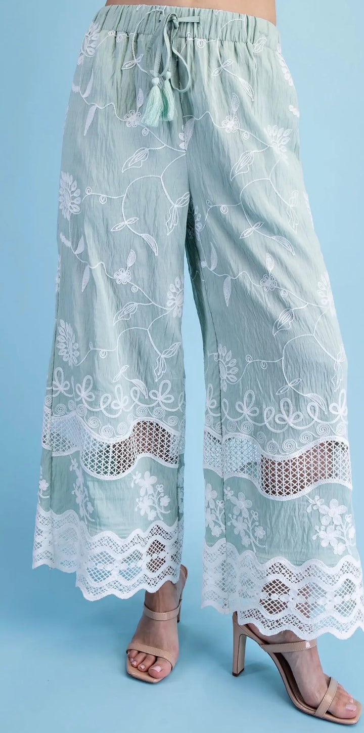 Embroidery Dream 2Pc Set