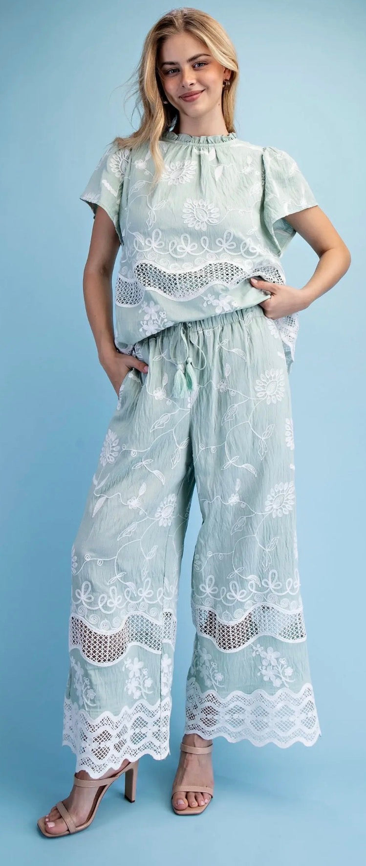 Embroidery Dream 2Pc Set