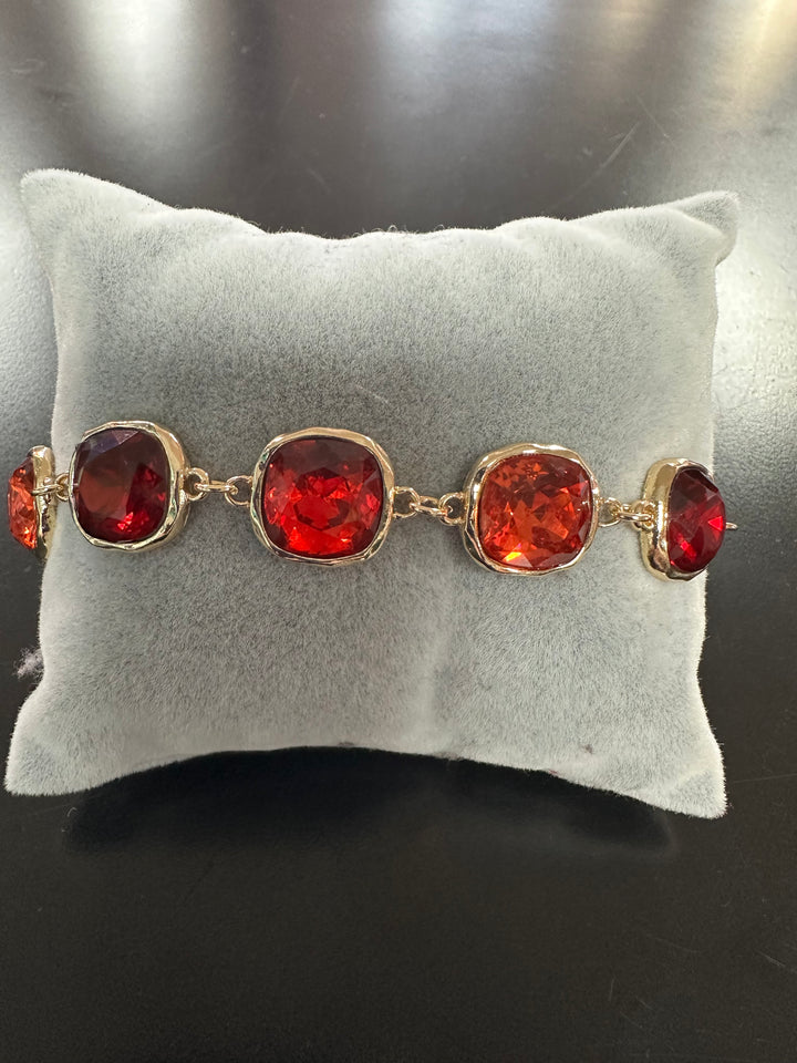 June’s Sq. Faceted Bracelet