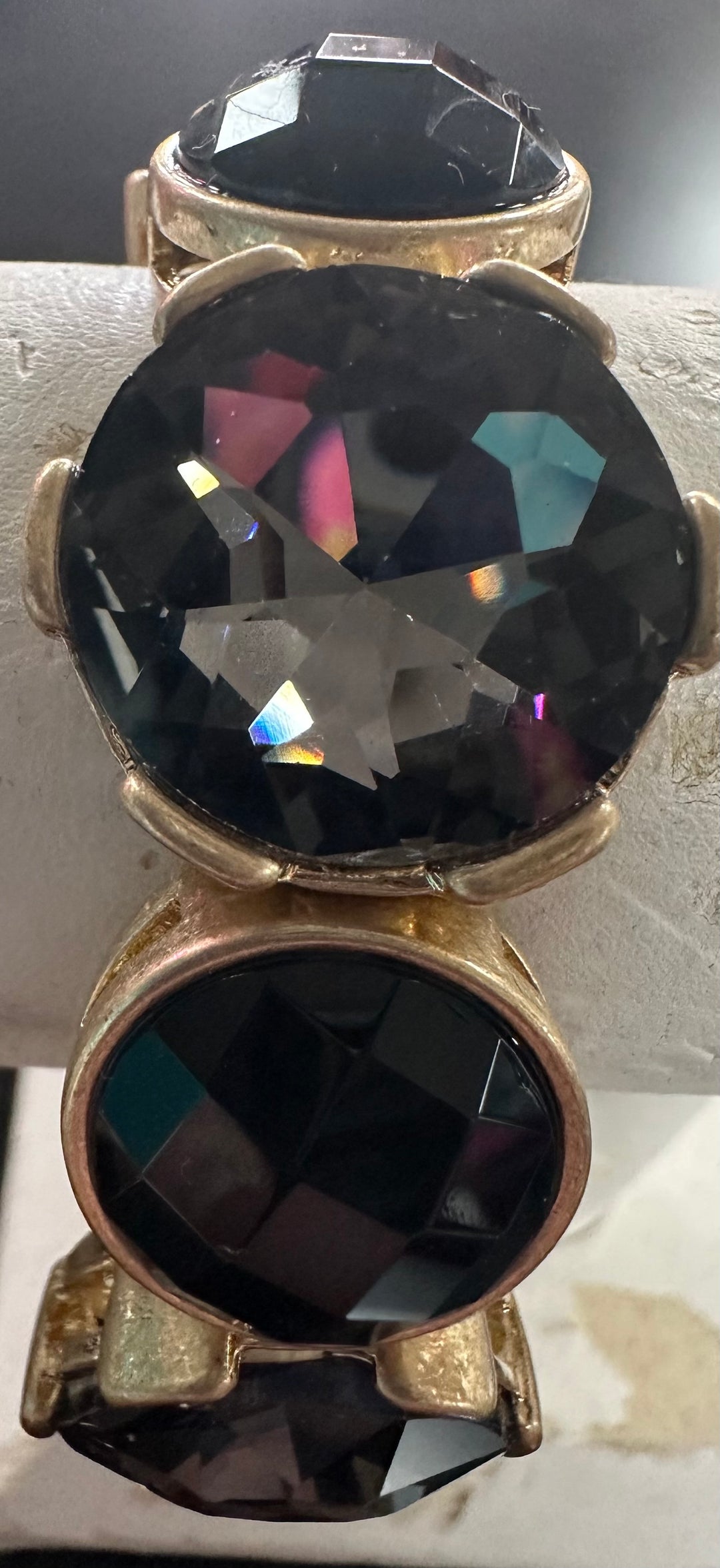 Lg. faceted Rd. stone Bracelets