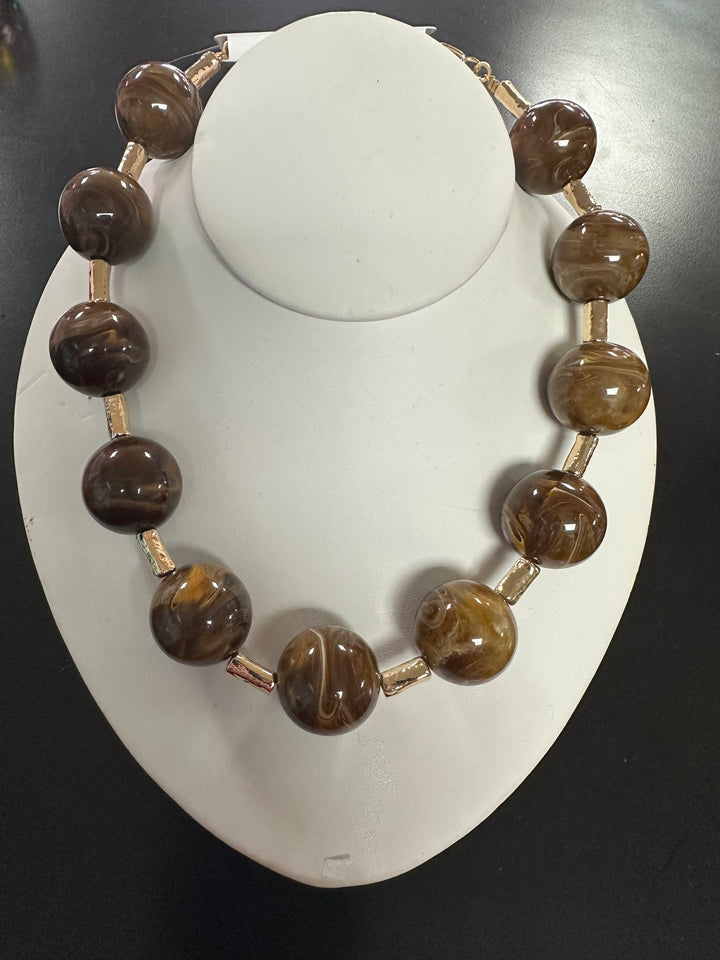 Lg. Swirl Beaded Necklace.