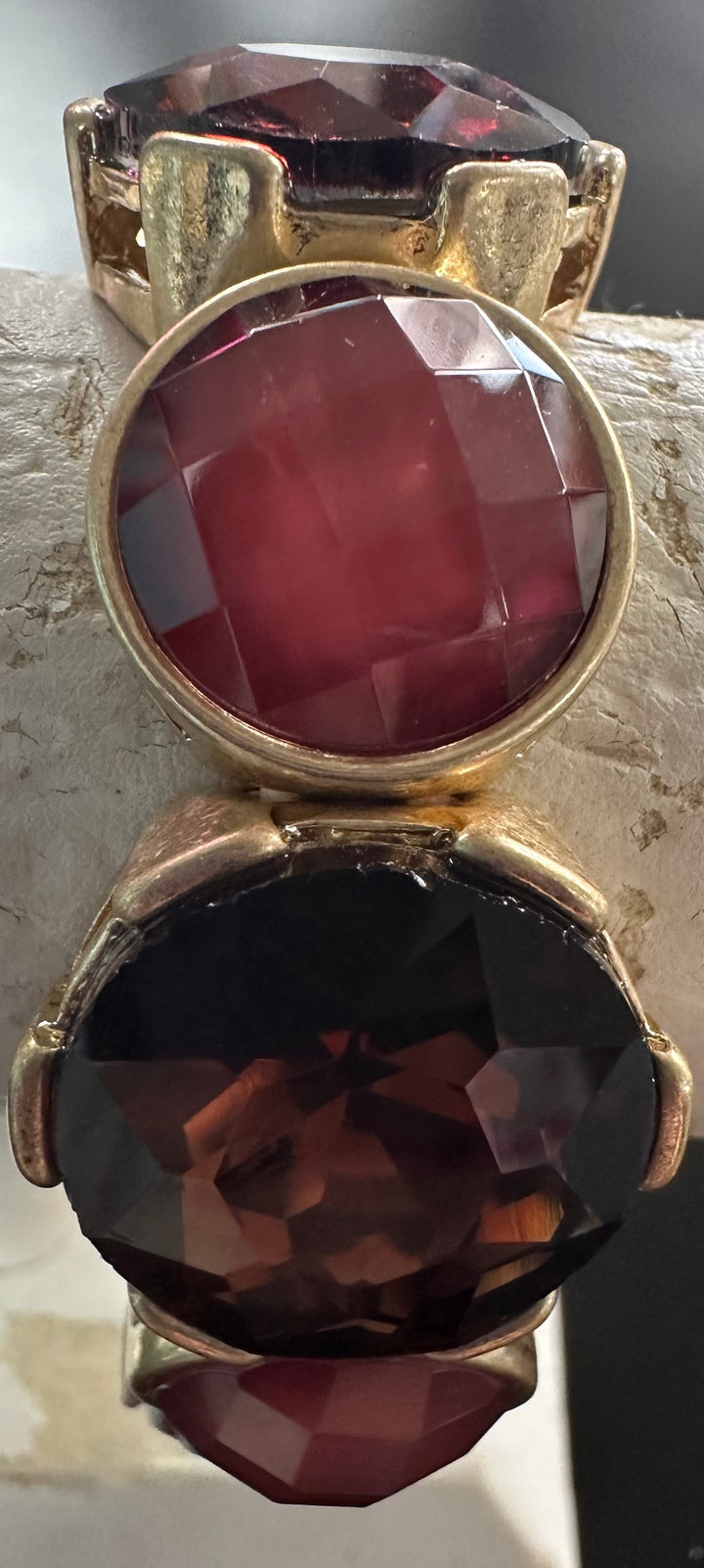 Lg. faceted Rd. stone Bracelets