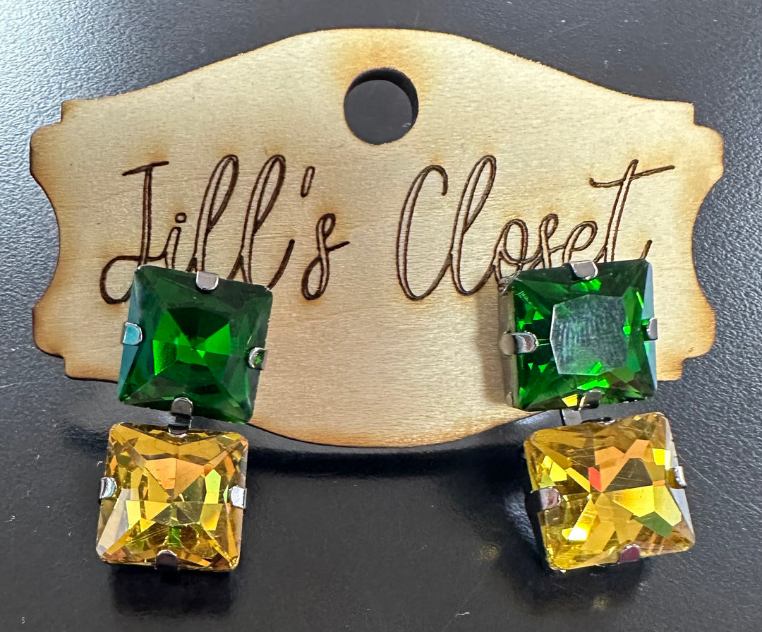Grace’s Sq. Bling Stud Earrings