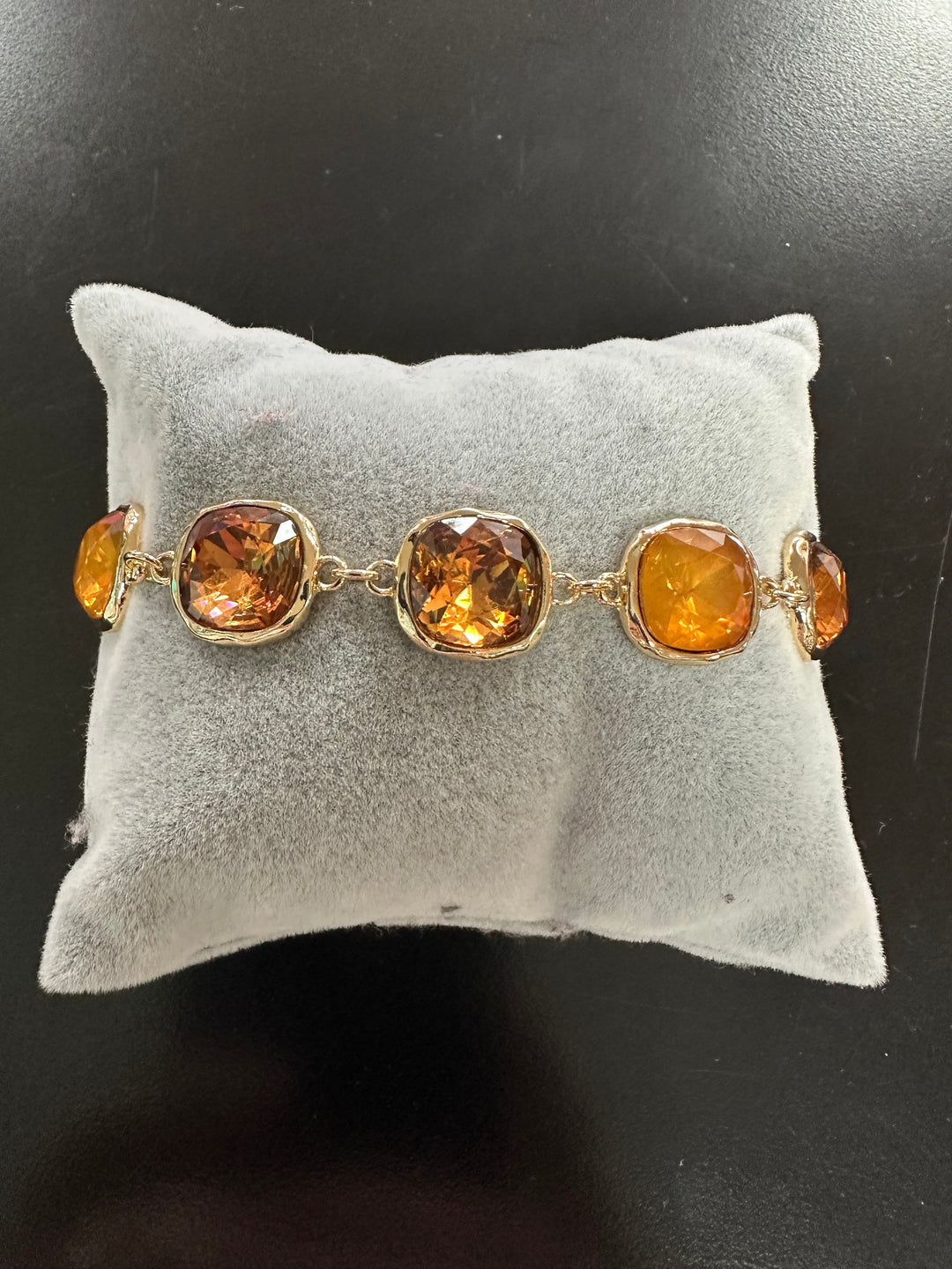 June’s Sq. Faceted Bracelet