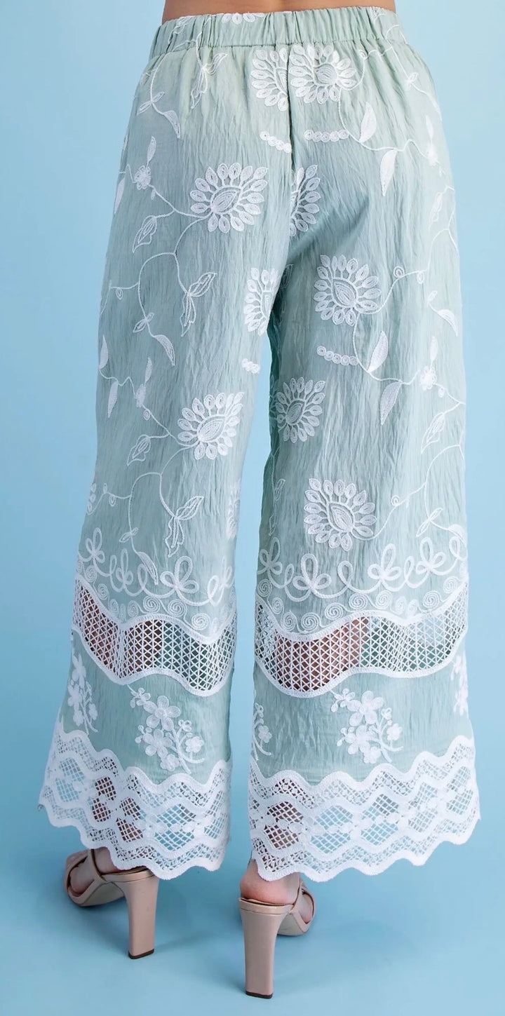 Embroidery Dream 2Pc Set