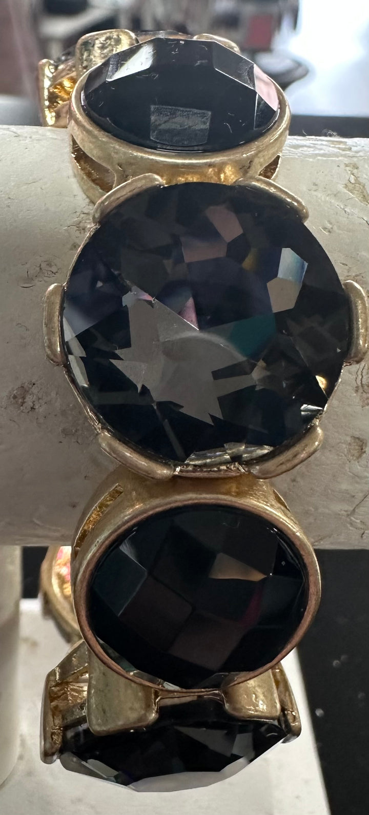 Lg. faceted Rd. stone Bracelets