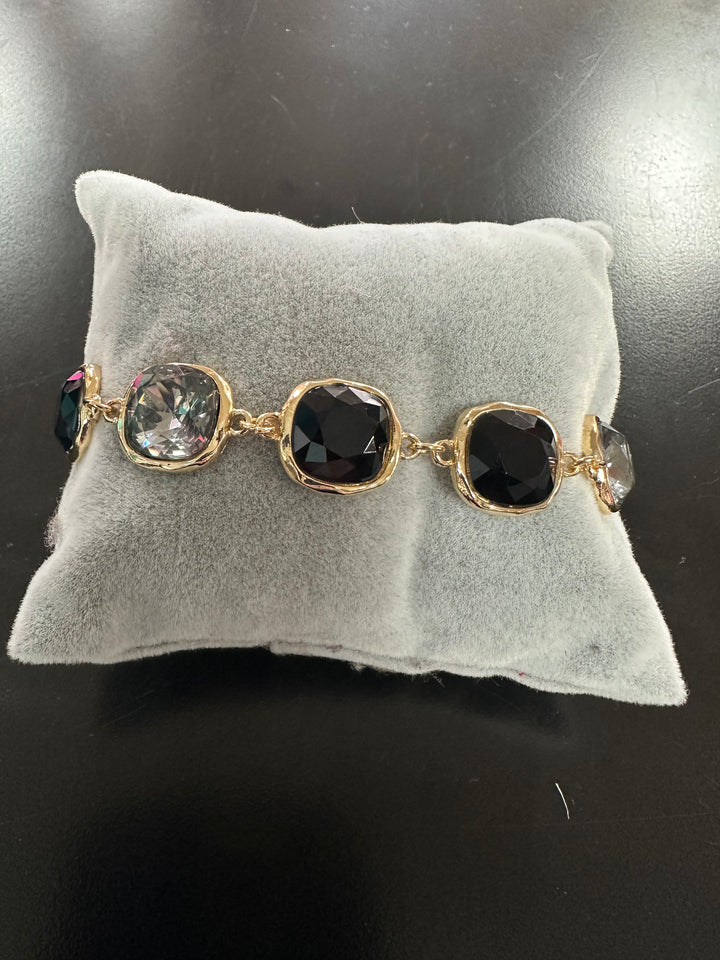 June’s Sq. Faceted Bracelet