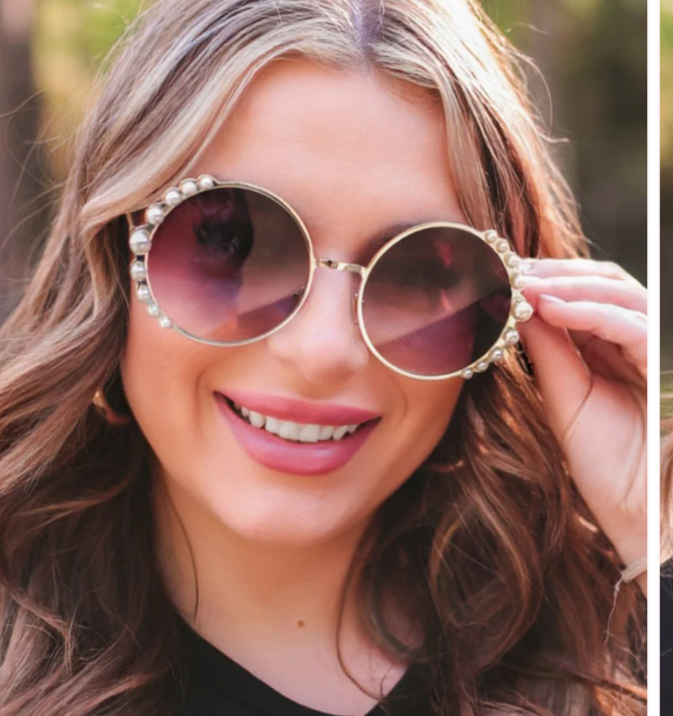 Flirty Pearl Sunglasses