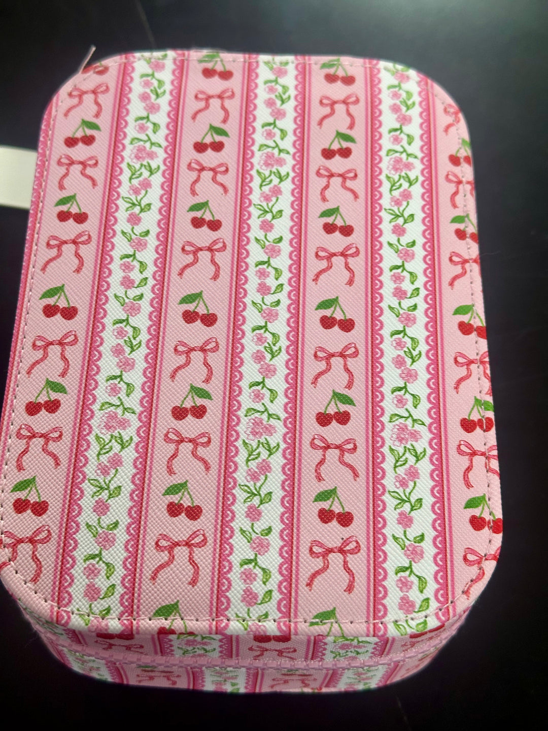 Light up makeup case