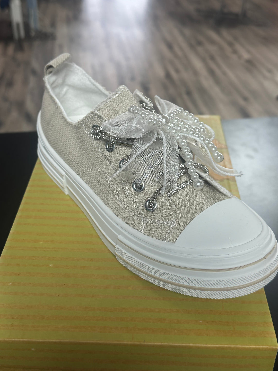 Very G Aman Pearls shoes