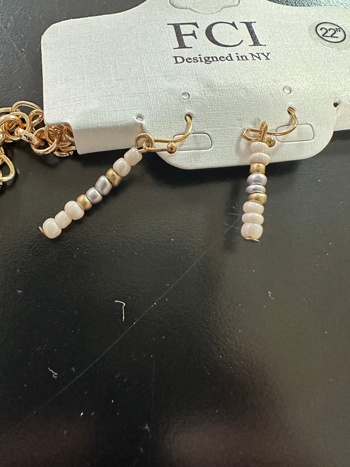 Leslie’s Necklace Set