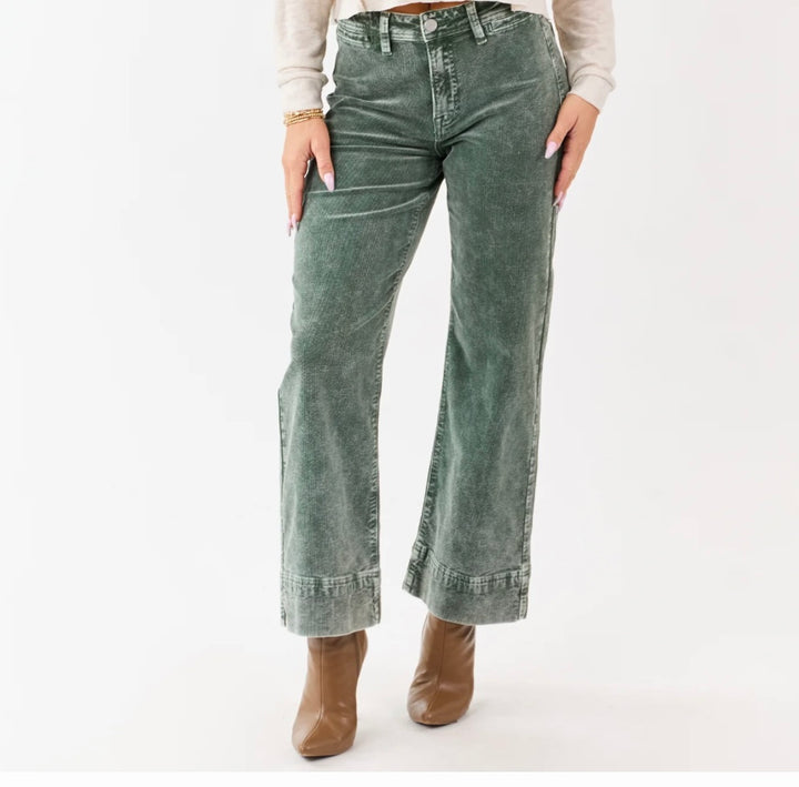 Risen Corduroy Jeans
