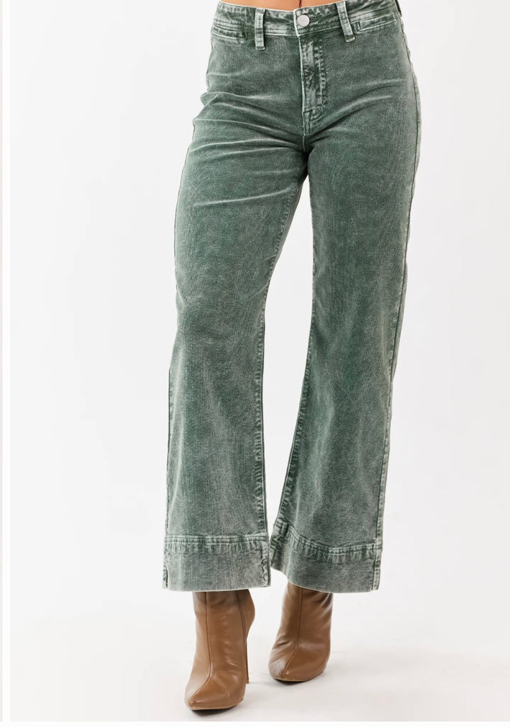 Risen Corduroy Jeans