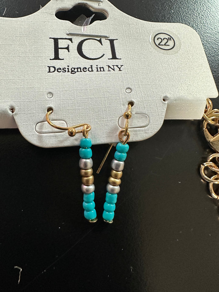 Leslie’s Necklace Set