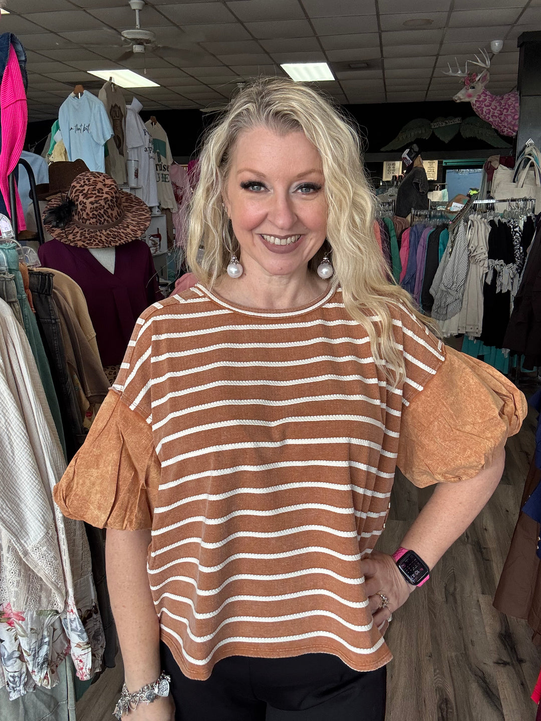 ee:some striped wine or cinnamon puffed sleeve top